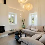Kukutseli Country Living By Whitedream Villa