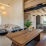 Kukutseli Country Living By Whitedream *