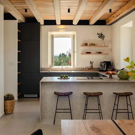 Kukutseli Country Living By Whitedream